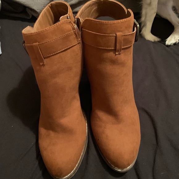 Heel cut out booties - Picture 1 of 4